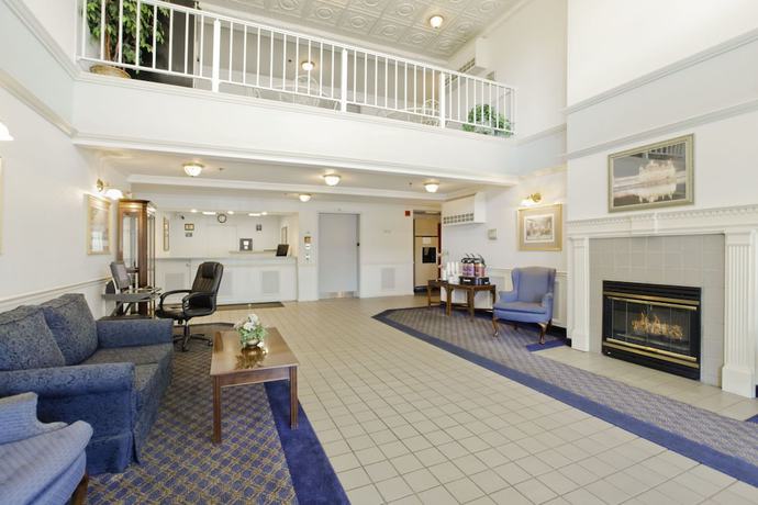 Imagen de los interiores del Hotel Super 8 By Wyndham Oroville. Foto 16