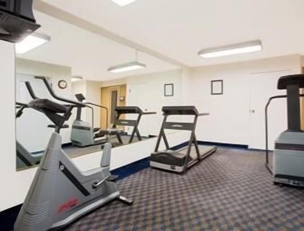 Imagen de los interiores del Hotel Super 8 By Wyndham Oroville. Foto 18