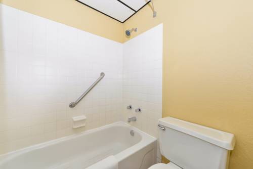Imagen de la habitación del Hotel Super 8 By Wyndham Owatonna. Foto 6