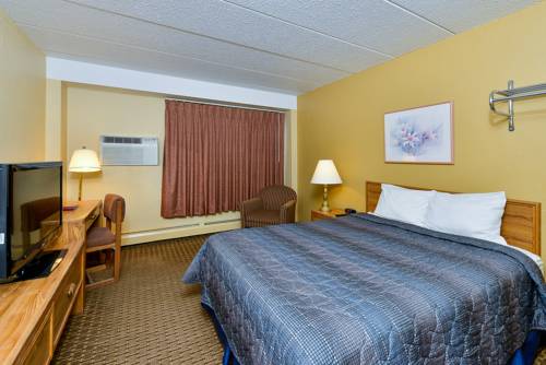 Imagen de la habitación del Hotel Super 8 By Wyndham Owatonna. Foto 11