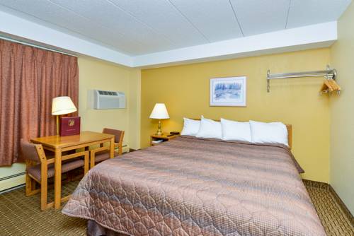 Imagen de la habitación del Hotel Super 8 By Wyndham Owatonna. Foto 12