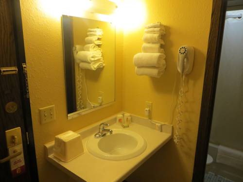 Imagen de la habitación del Hotel Super 8 By Wyndham Owatonna. Foto 16