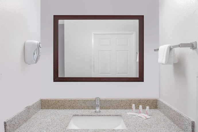 Imagen de la habitación del Hotel Super 8 By Wyndham Page/lake Powell. Foto 5