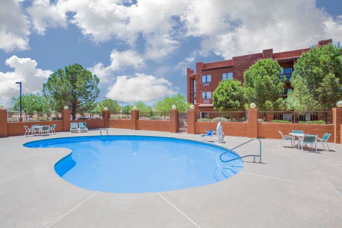 Imagen de la piscina del Hotel Super 8 By Wyndham Page/lake Powell. Foto 19