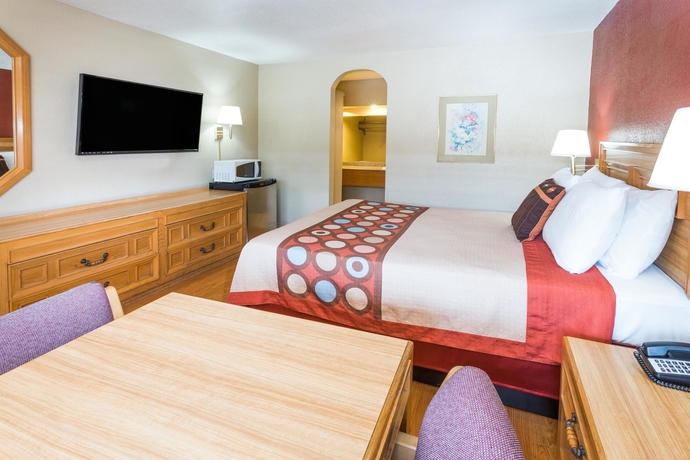 Imagen de la habitación del Hotel Super 8 By Wyndham Pasadena/la Area. Foto 3