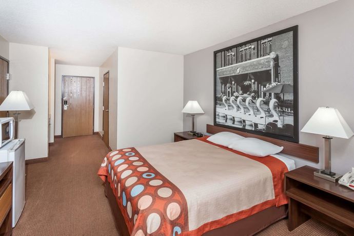 Imagen de la habitación del Hotel Super 8 By Wyndham Pekin/peoria Area. Foto 8