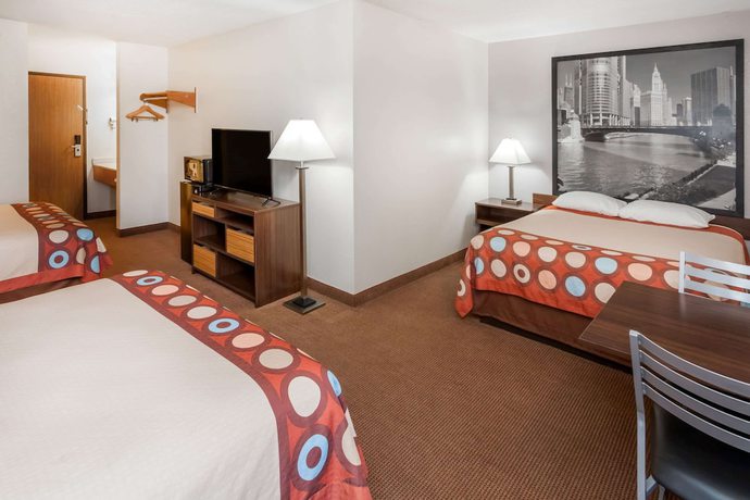 Imagen de la habitación del Hotel Super 8 By Wyndham Pekin/peoria Area. Foto 14