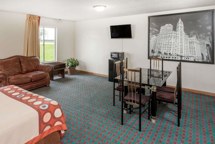 Imagen de la habitación del Hotel Super 8 By Wyndham Pekin/peoria Area. Foto 15
