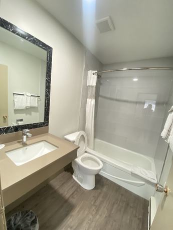 Imagen de la habitación del Hotel Super 8 By Wyndham Penticton. Foto 18