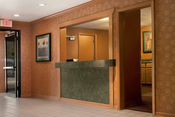 Imagen de los interiores del Hotel Super 8 By Wyndham Peoria East. Foto 14