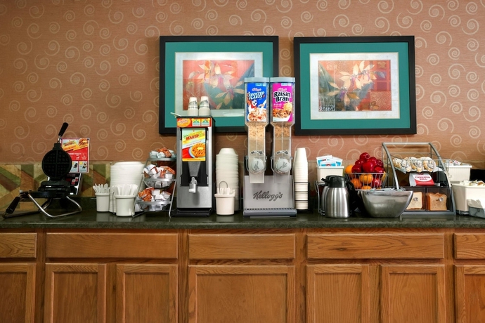 Imagen del bar/restaurante del Hotel Super 8 By Wyndham Peoria East. Foto 2