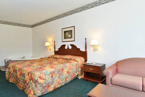 Imagen de la habitación del Hotel Super 8 By Wyndham Petersburg. Foto 4