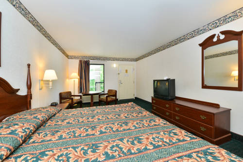 Imagen de la habitación del Hotel Super 8 By Wyndham Petersburg. Foto 11