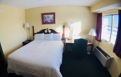 Imagen de la habitación del Hotel Super 8 By Wyndham Petoskey. Foto 6