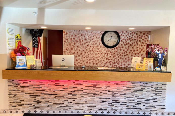 Imagen de los interiores del Hotel Super 8 By Wyndham Pittsburgh/monroeville. Foto 18