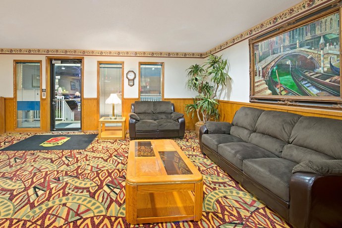 Imagen de los interiores del Hotel Super 8 By Wyndham Plano/dallas Area. Foto 10