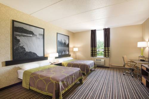 Imagen de la habitación del Hotel Super 8 By Wyndham Plattsburgh. Foto 4