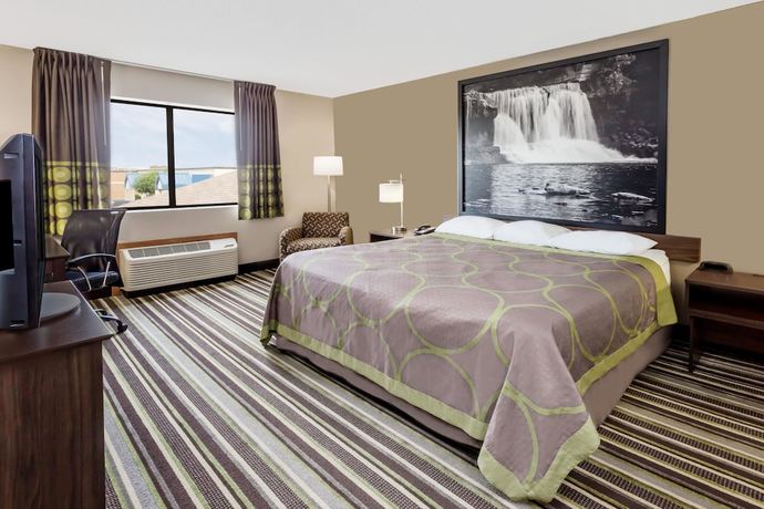 Imagen de la habitación del Hotel Super 8 By Wyndham Plymouth. Foto 12