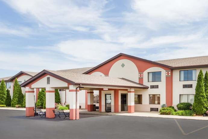 Imagen general del Hotel Super 8 By Wyndham Plymouth. Foto 1