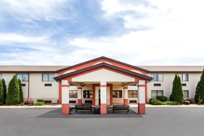 Imagen general del Hotel Super 8 By Wyndham Plymouth. Foto 3