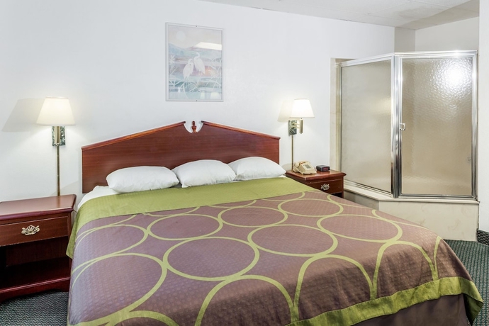 Imagen de la habitación del Hotel Super 8 By Wyndham Pompano Beach. Foto 6