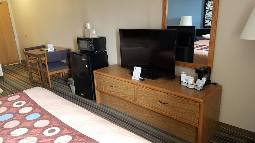 Imagen de la habitación del Hotel Super 8 By Wyndham Pontoon Beach Il/st. Louis Mo Area. Foto 2