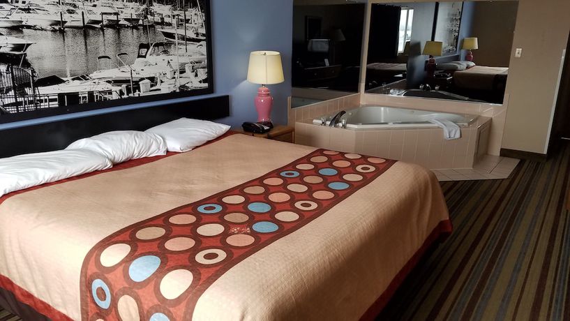 Imagen de la habitación del Hotel Super 8 By Wyndham Pontoon Beach Il/st. Louis Mo Area. Foto 3