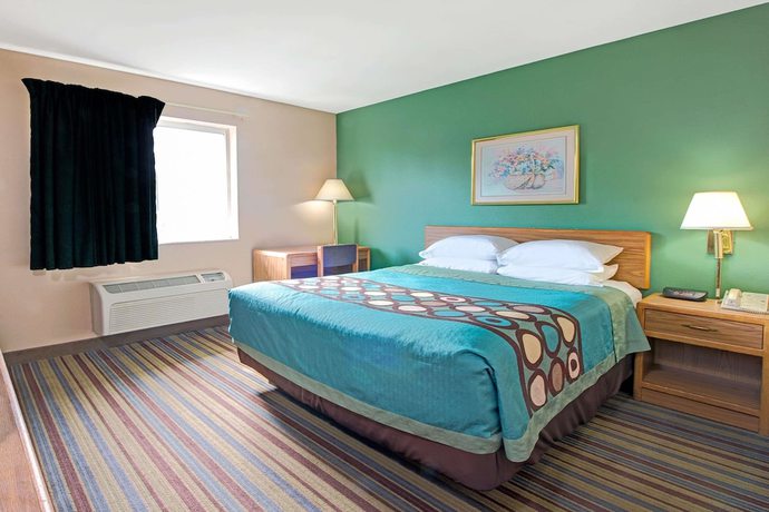 Imagen de la habitación del Hotel Super 8 By Wyndham Pontoon Beach Il/st. Louis Mo Area. Foto 9