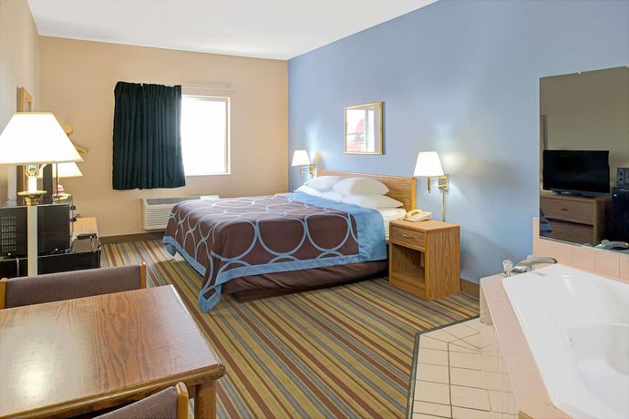 Imagen de la habitación del Hotel Super 8 By Wyndham Pontoon Beach Il/st. Louis Mo Area. Foto 13
