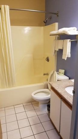 Imagen de la habitación del Hotel Super 8 By Wyndham Pontoon Beach Il/st. Louis Mo Area. Foto 18