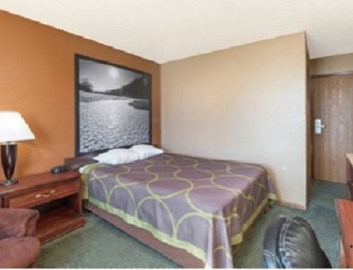 Imagen de la habitación del Hotel Super 8 By Wyndham Poplar Bluff Missouri. Foto 5