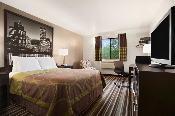 Imagen de la habitación del Hotel Super 8 By Wyndham Portland Airport. Foto 8