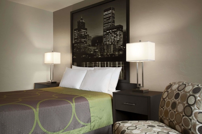 Imagen de la habitación del Hotel Super 8 By Wyndham Portland Airport. Foto 9
