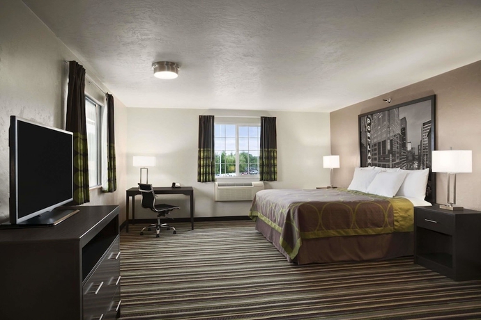 Imagen de la habitación del Hotel Super 8 By Wyndham Portland Airport. Foto 11