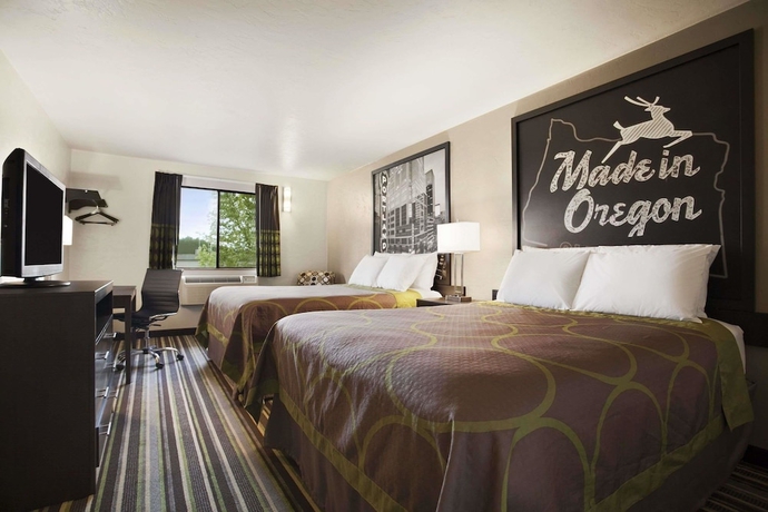 Imagen de la habitación del Hotel Super 8 By Wyndham Portland Airport. Foto 15