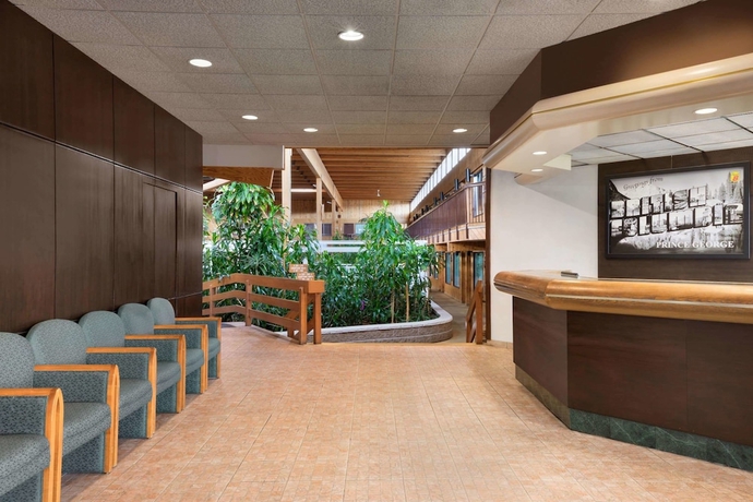 Imagen de los interiores del Hotel Super 8 By Wyndham Prince George. Foto 17