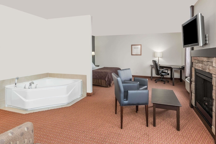 Imagen de la habitación del Hotel Super 8 By Wyndham Quebec City. Foto 11