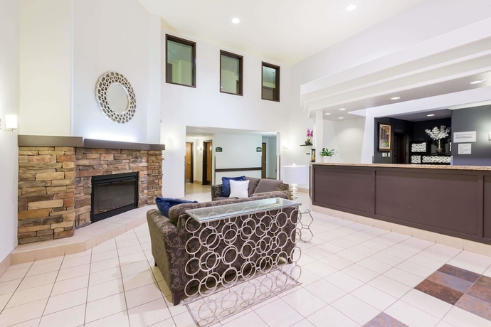 Imagen de los interiores del Hotel Super 8 By Wyndham Quebec City, Quebec City. Foto 18