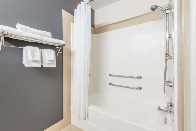 Imagen de la habitación del Hotel Super 8 By Wyndham Quebec City, Quebec City. Foto 13