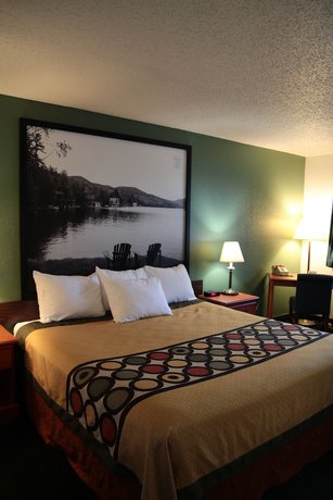 Imagen de la habitación del Hotel Super 8 By Wyndham Queensbury Glen Falls, Lake George Area. Foto 9