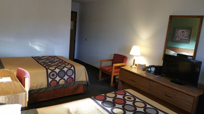 Imagen de la habitación del Hotel Super 8 By Wyndham Queensbury Glen Falls, Lake George Area. Foto 15