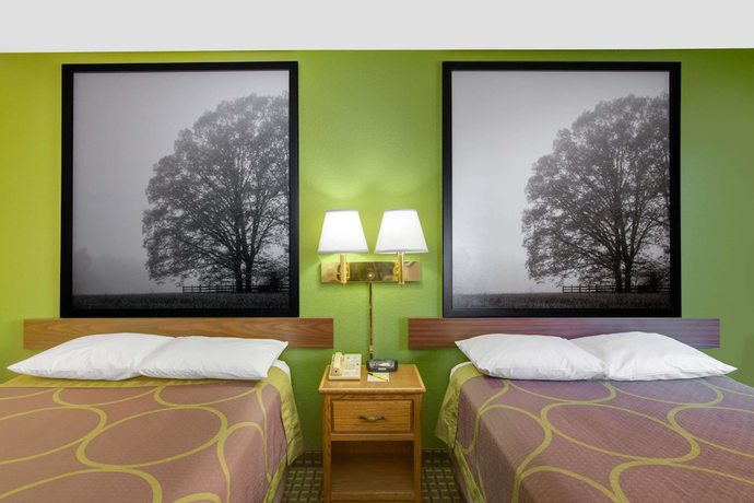 Imagen de la habitación del Hotel Super 8 By Wyndham Radford Va. Foto 8