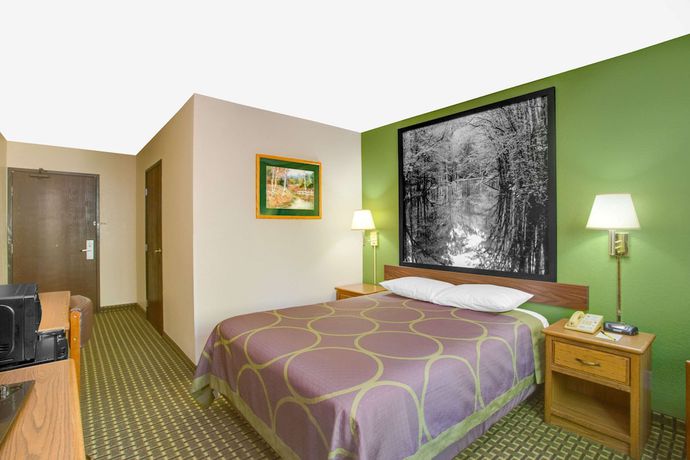 Imagen de la habitación del Hotel Super 8 By Wyndham Radford Va. Foto 15
