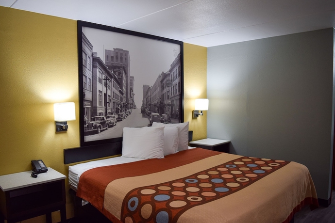 Imagen de la habitación del Hotel Super 8 By Wyndham Raleigh Downtown. Foto 7