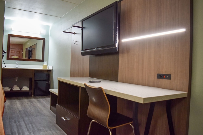 Imagen de la habitación del Hotel Super 8 By Wyndham Raleigh Downtown. Foto 13