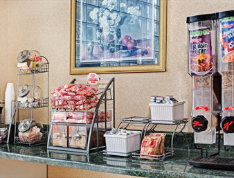 Imagen del bar/restaurante del Hotel Super 8 By Wyndham Raleigh North East. Foto 2