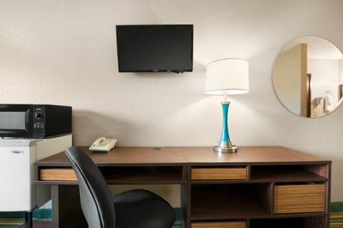 Imagen de la habitación del Hotel Super 8 By Wyndham Rantoul. Foto 3