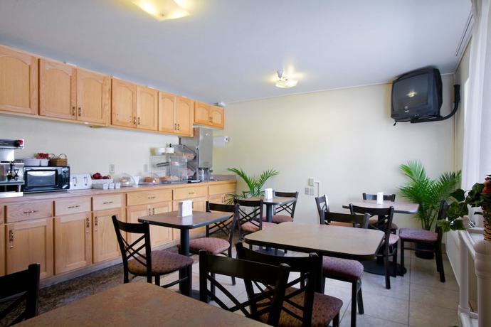 Imagen del bar/restaurante del Hotel Super 8 By Wyndham Rawlins. Foto 2