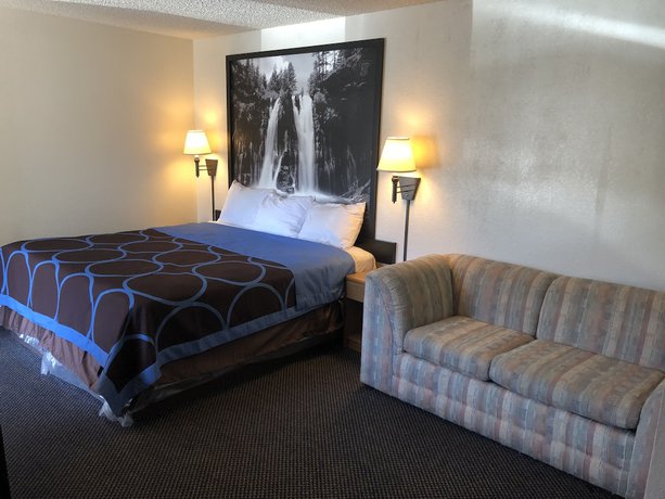 Imagen de la habitación del Hotel Super 8 By Wyndham Red Bluff. Foto 13