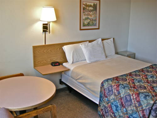 Imagen de la habitación del Hotel Super 8 By Wyndham Redmond. Foto 11